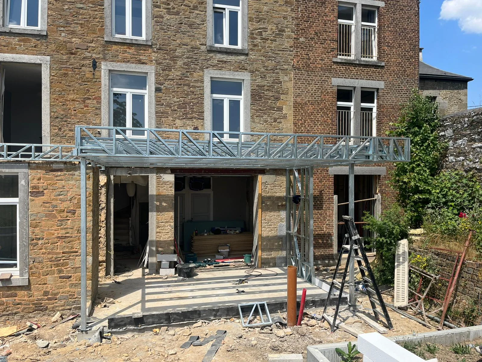 Extension to a stone building — 1