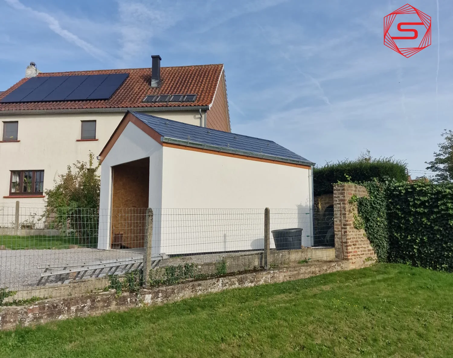 Garden garage — steel framing — 1