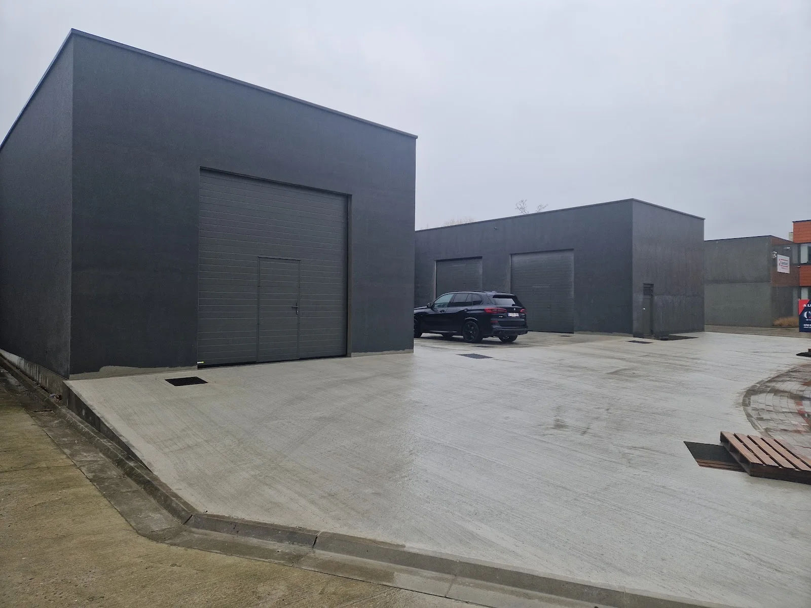 Industrial units — steel framing — 1